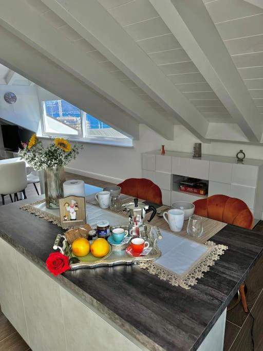 Apt. Aries - Penthouse Menaggio Eksteriør billede
